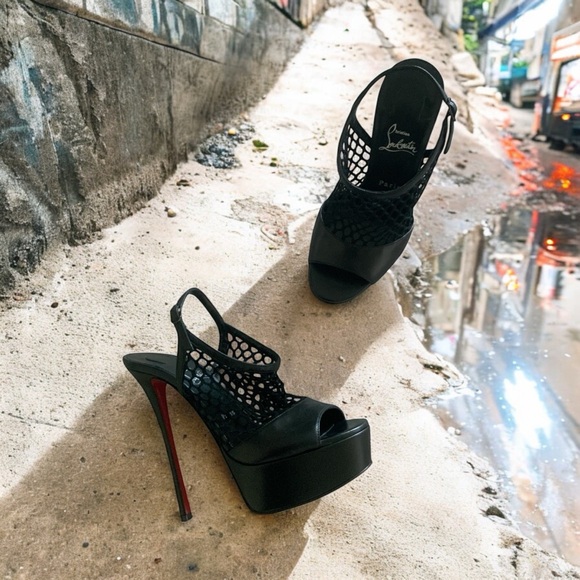 NIB Christian Louboutin Plougesta Alta Leather Pumps Size 39.5 $1245 - Picture 3 of 5